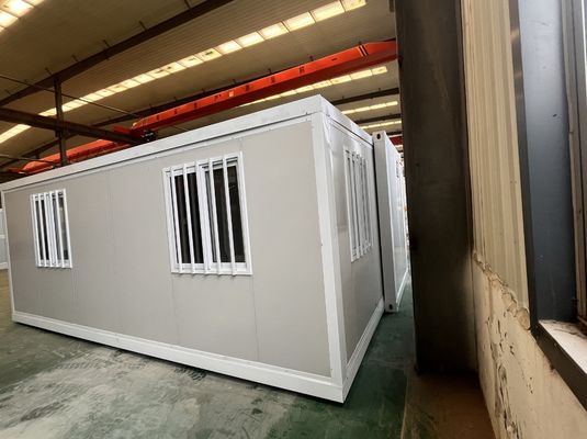 Galvanized Steel Frame REACHTOP 2 Bedrooms Foldable Container House with Wooden Floor